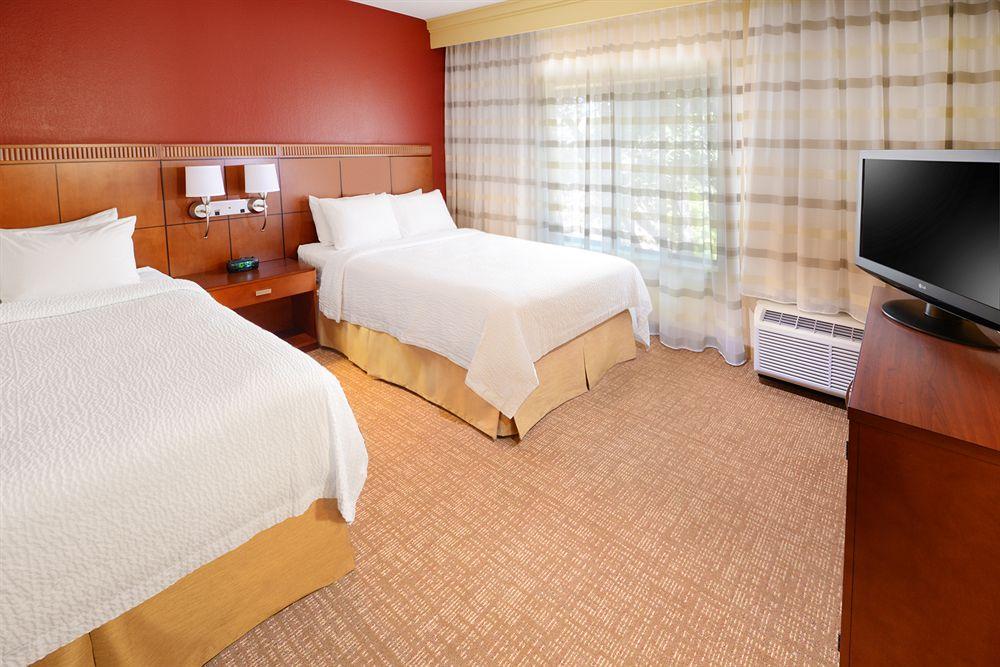 Courtyard By Marriott Dallas Plano Parkway At Preston Road Exterior foto
